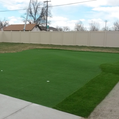 Putting Greens & Synthetic Lawn in Farmers Branch, Texas