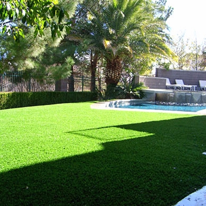 At Home Putting Greens & Synthetic Grass in Progreso Lakes, Texas