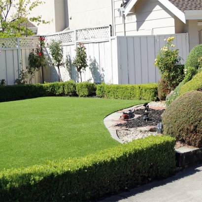 Fake Grass & Putting Greens in Hilshire Village, Texas