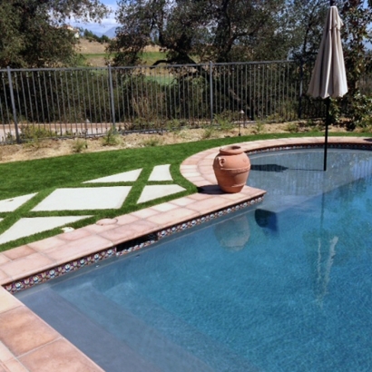 Artificial Grass in Log Cabin, Texas