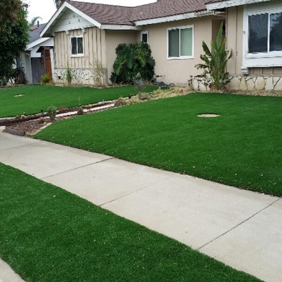 Putting Greens & Synthetic Lawn in China Grove, Texas