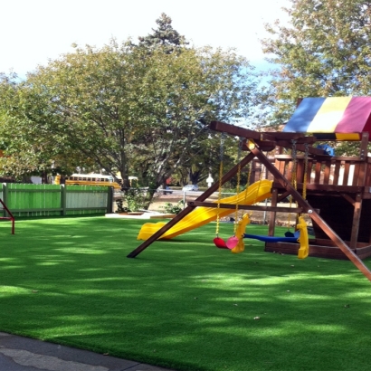 Synthetic Grass & Putting Greens in Easton, Texas