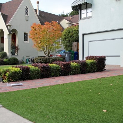 Outdoor Putting Greens & Synthetic Lawn in Van Vleck, Texas