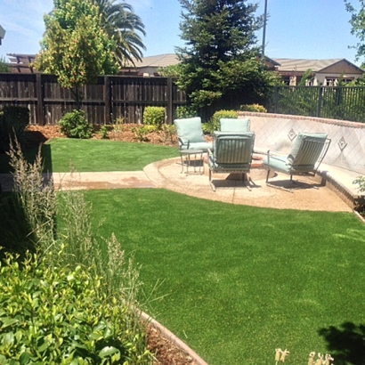 At Home Putting Greens & Synthetic Grass in Wild Peach Village, Texas