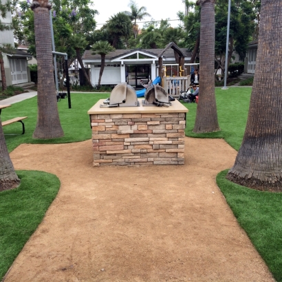Putting Greens & Synthetic Turf in Val Verde Park, Texas