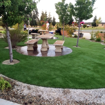 Fake Grass for Yards, Backyard Putting Greens in Cinco Ranch, Texas