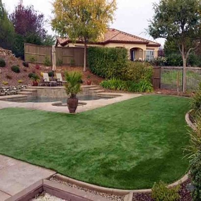 At Home Putting Greens & Synthetic Grass in Moulton, Texas