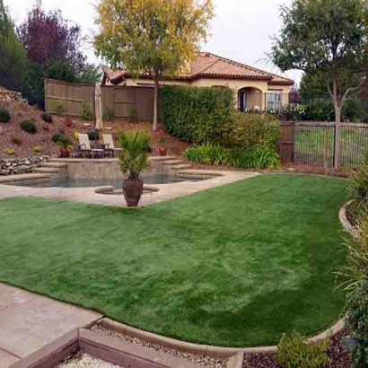 Synthetic Grass & Putting Greens in Waelder, Texas