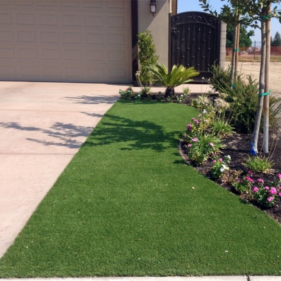 Outdoor Putting Greens & Synthetic Lawn in Big Wells, Texas