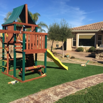 At Home Putting Greens & Synthetic Grass in Richardson, Texas