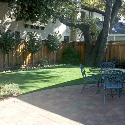 Fake Grass, Synthetic Lawns & Putting Greens in Everman, Texas