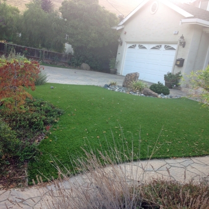 Fake Grass, Synthetic Lawns & Putting Greens in Pecan Plantation, Texas