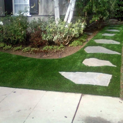 At Home Putting Greens & Synthetic Grass in Hollywood Park, Texas