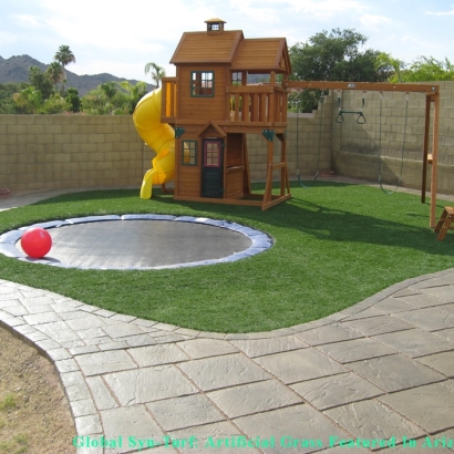 Backyard Putting Greens & Synthetic Lawn in Cameron Park, Texas