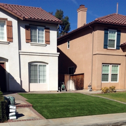 Backyard Putting Greens & Synthetic Lawn in Woodville, Texas