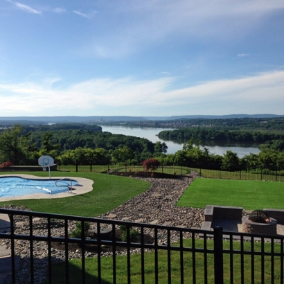 Synthetic Grass & Putting Greens in Coryell County, Texas