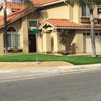 Fake Grass for Yards, Backyard Putting Greens in River Oaks, Texas