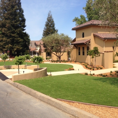 At Home Putting Greens & Synthetic Grass in New Berlin, Texas