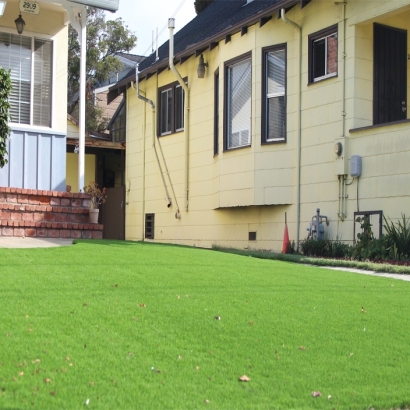 Putting Greens & Synthetic Lawn in Iago, Texas