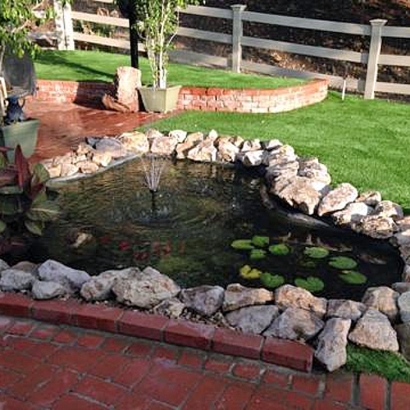 Fake Grass & Synthetic Putting Greens in Fresno, Texas