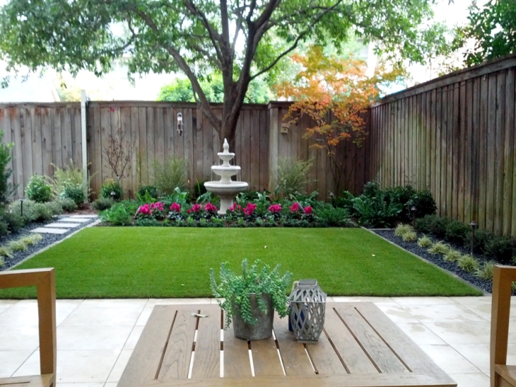 Fake Turf Victoria, Texas Landscape Design, Backyard Landscaping