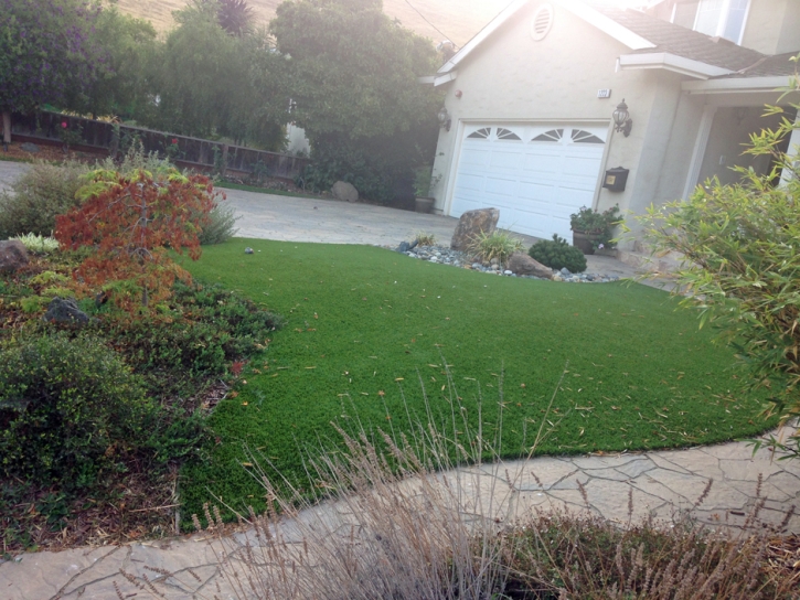 Grass Installation Oak Trail Shores, Texas Landscape Design, Front Yard Design