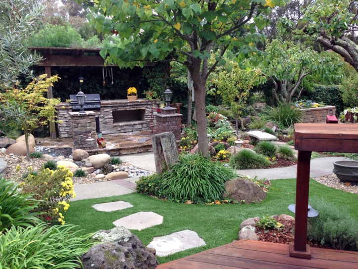 Green Lawn San Saba, Texas Backyard Deck Ideas, Backyard Landscape Ideas